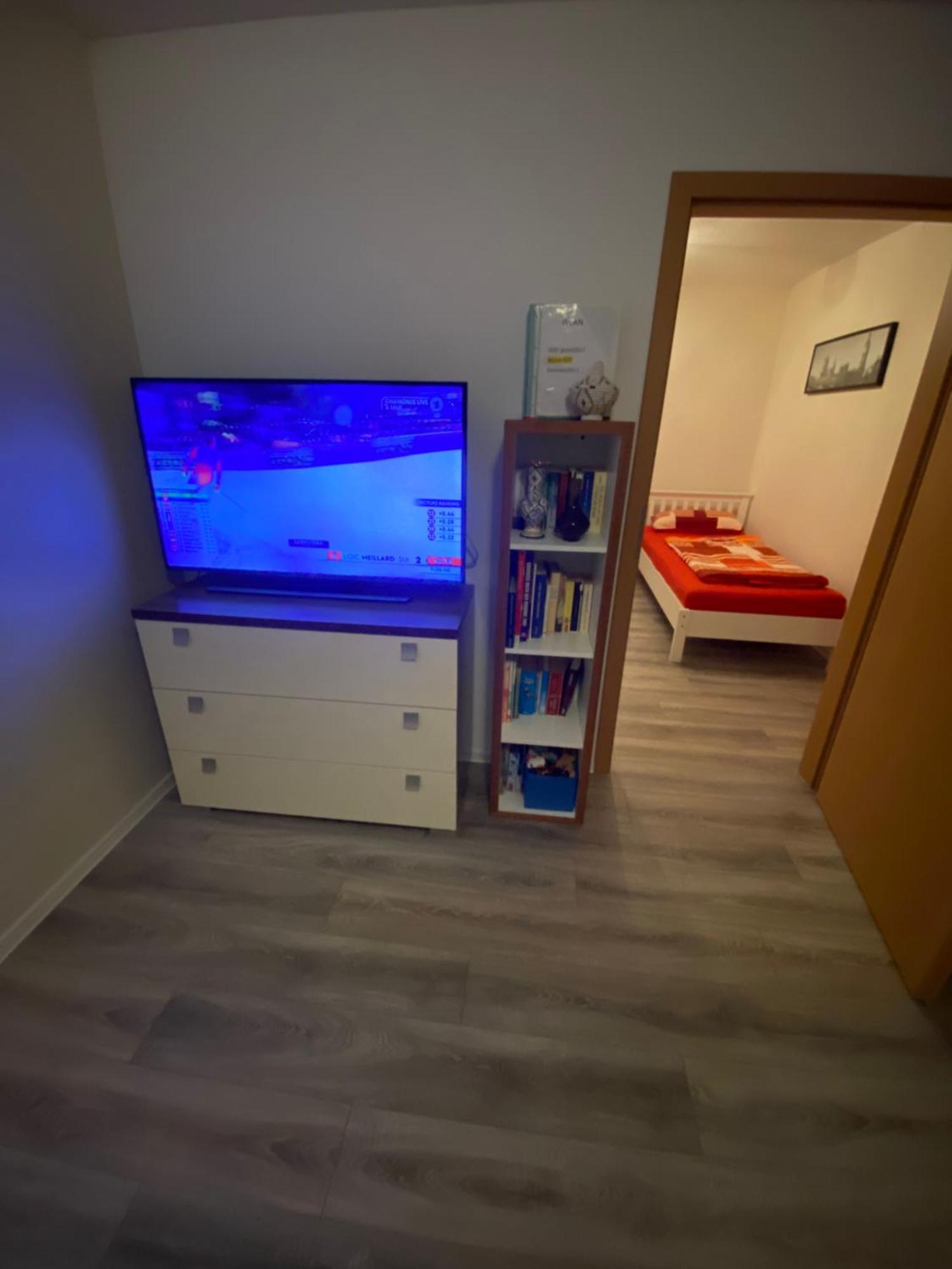 Ferienwohnung - Monteurwohnung Familie Houri Neupotz Esterno foto